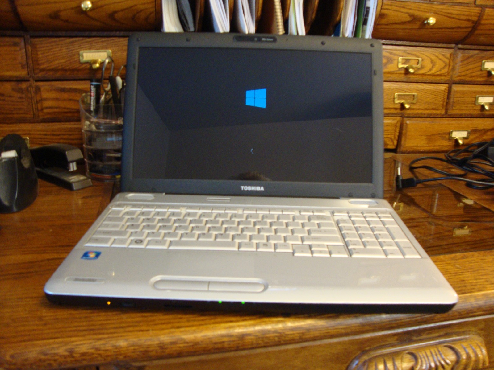 Toshiba Satellite L505 PSLU0U-02s034 Windows 10 Pro 64-bit 4GB RAM 320GB HDD