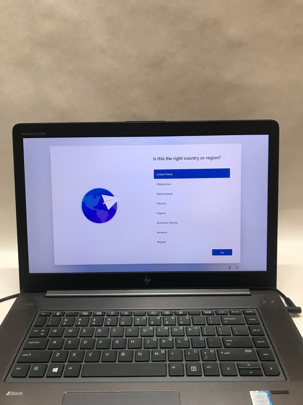 HP ZBook Studio G4 15″ Intel i7-7700HQ 4GB RAM 128GB SSD Windows 11 BAD BATT -DW