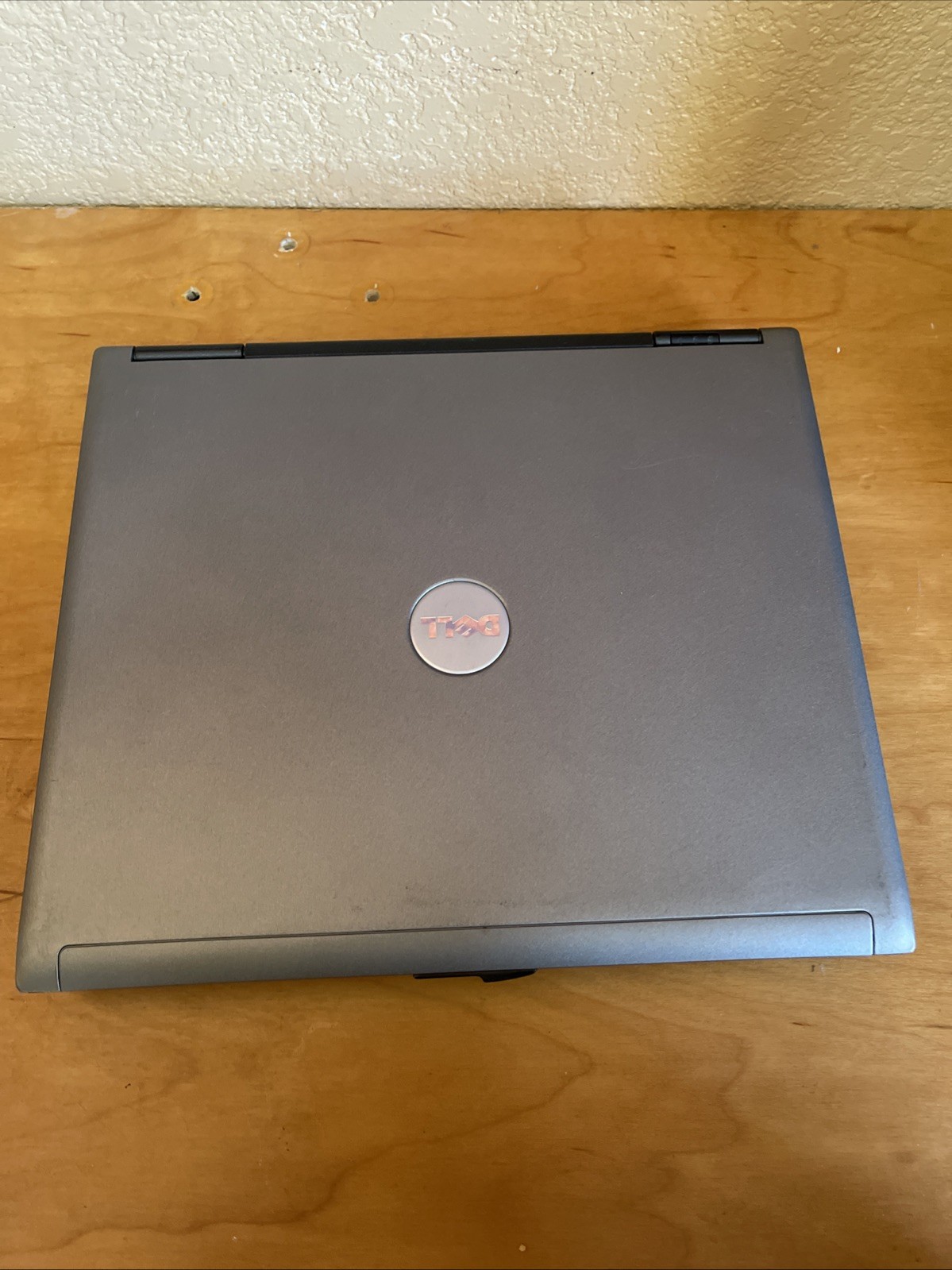 Dell Latitude D410 12″ Laptop Intel Pentium M 2GHZ 2Gb RAM NO HDD/battery CLEAN
