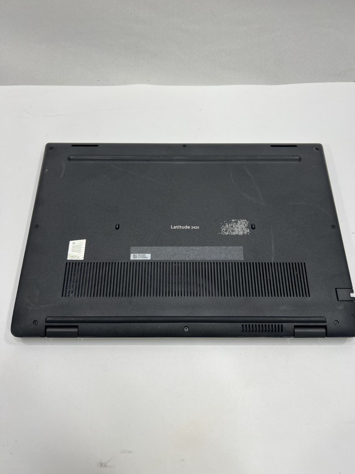 Dell Latitude 3420 Core i5-1135G7 2.40 GHz 8 GB 256 GB NVMe NO OS