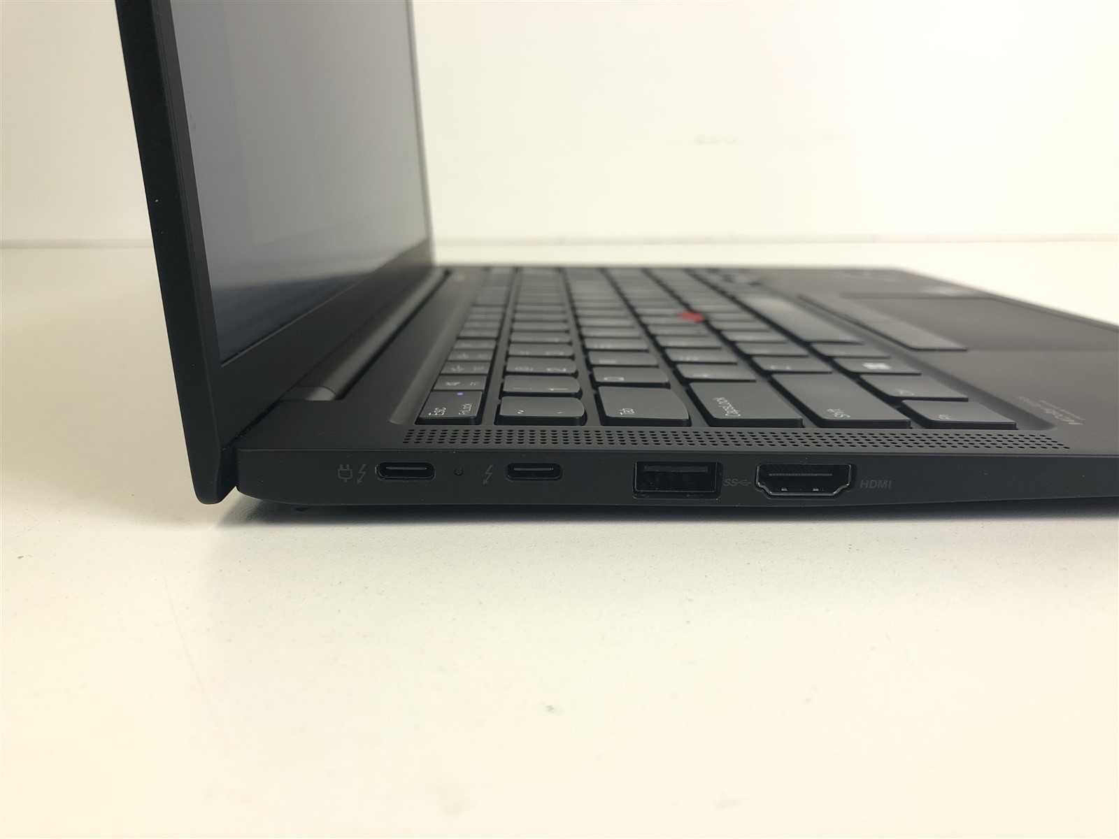 Lenovo ThinkPad X1 Carbon Gen 10: Core i5-1250P 1.7GHz – 16GB – 512GB (SELECT)