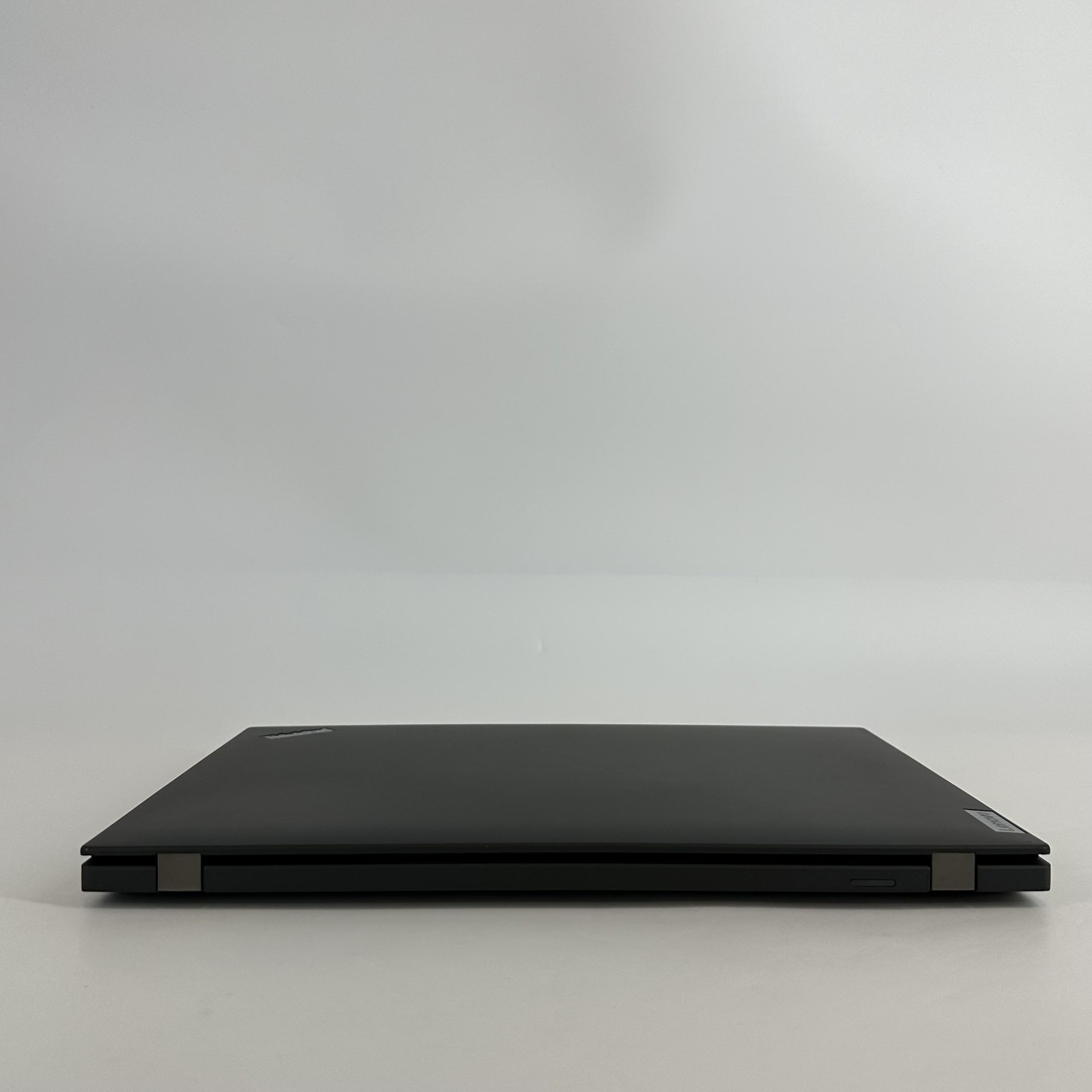 Lenovo ThinkPad T16 Gen 1 Gray FHD+ 2.9 GHz Ryzen 5 PRO 6650U 16GB 1TB SSD Good