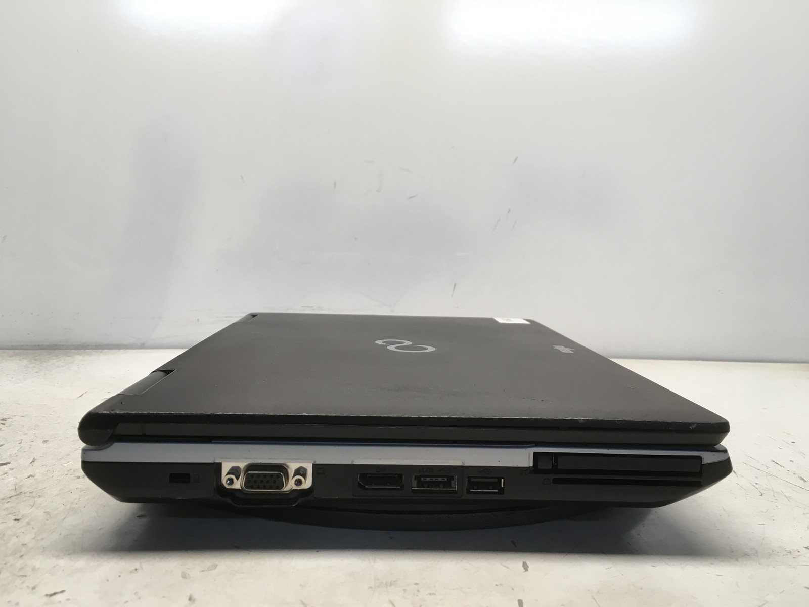 Fujitsu LifeBook S751 Intel i5-2410M 2.3GHz 2 GB NO HDD No Batt