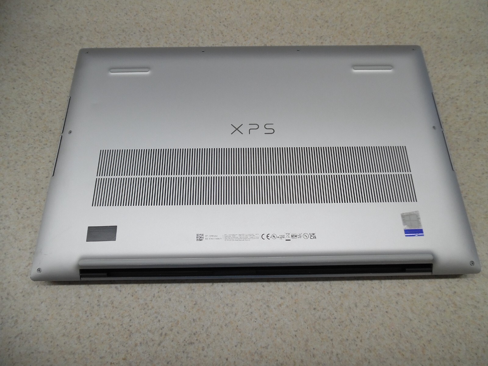 Dell XPS 17 9700 17″ 2TB SSD, Intel Core I7 8 Cores 4.7GHz, 48GB RAM NVIDIA 2060