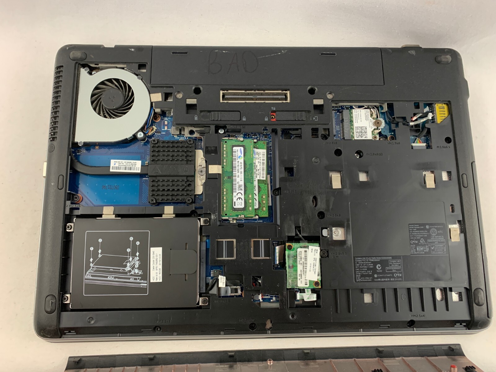 HP ProBook 650 G1 Laptop For Parts or Repairs, Powers On, Cracked Screen