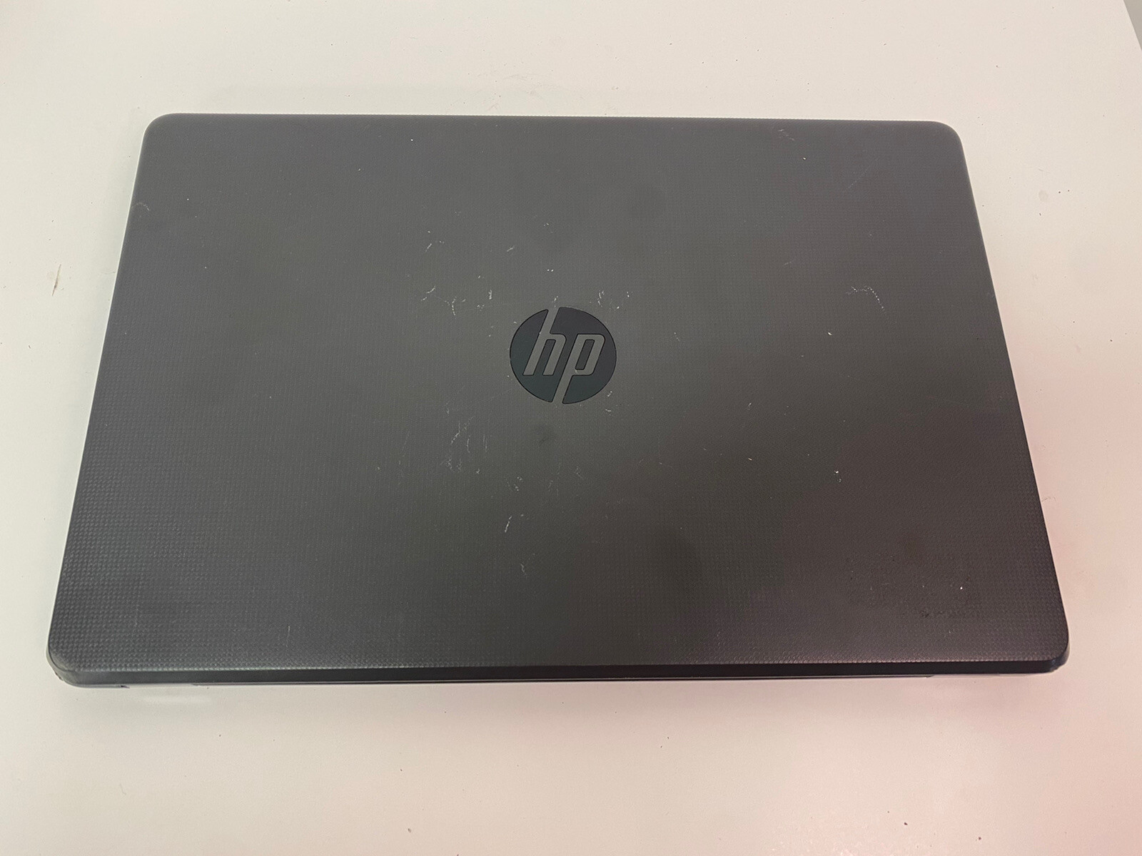 HP 255 G6 Laptop 15.6″ Screen 4GB Ram 500GB HDD Windows 10 KEYBOARD ISSUE