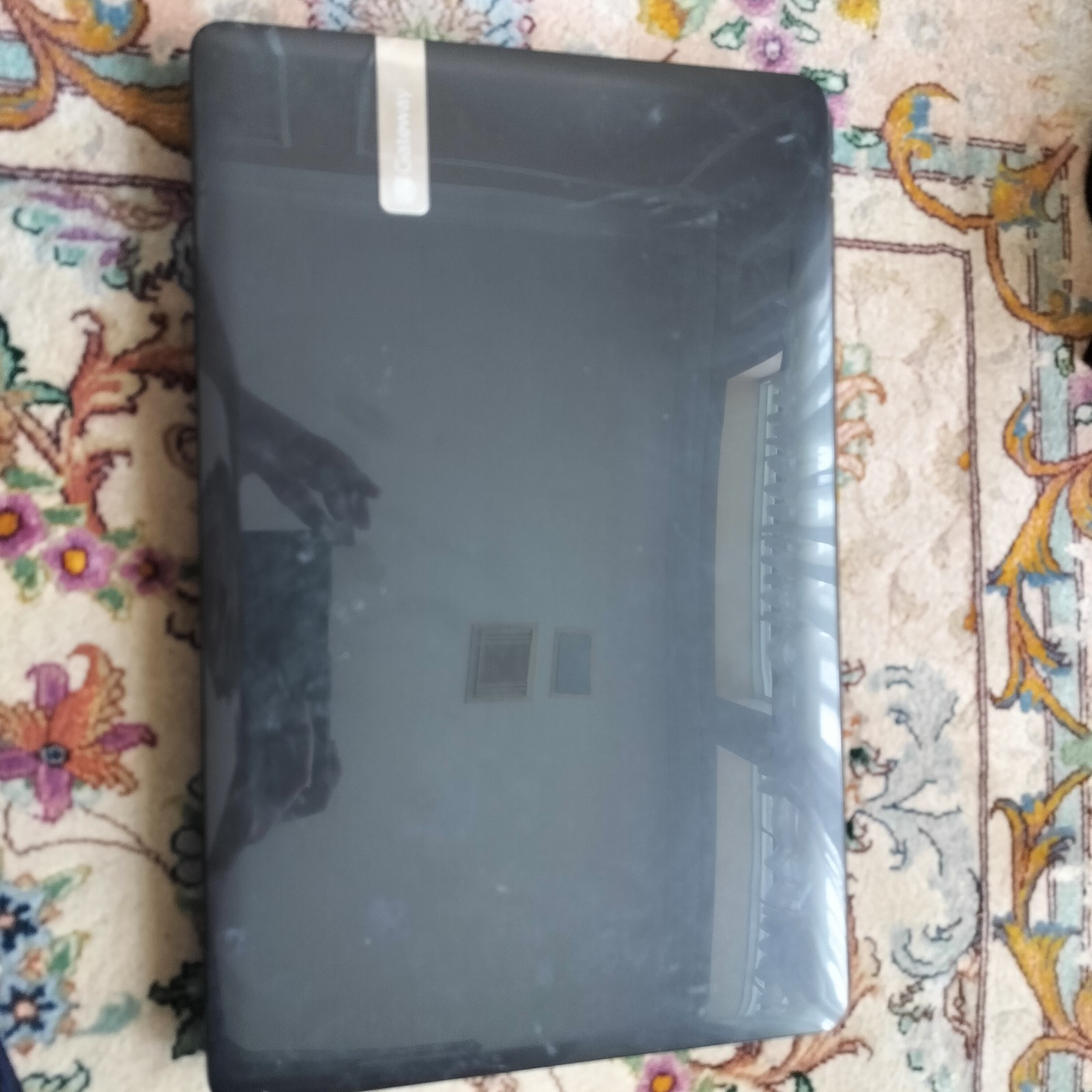Working Laptop Linux 4GB Ram 320GB HDD Charger And Battery Tested