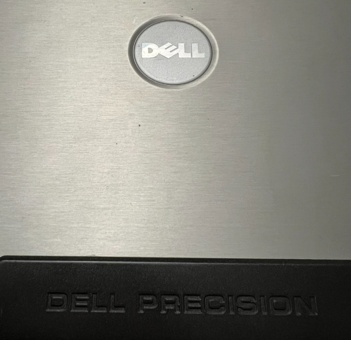 DELL PRECISION M90 Laptop Intel CORE2 T7200 2GHz RAM 4GB HDD 750GB NVIDIA QUADRO