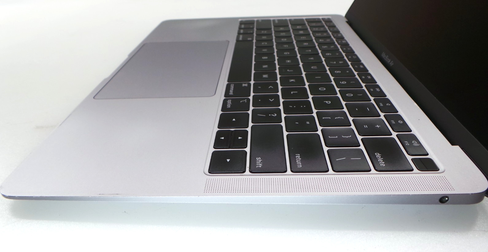Apple A1932 MacBook Air 13″ 2018 i5-8210Y 1.6GHz 8GB RAM 128GB Cycle: 484 *READ*