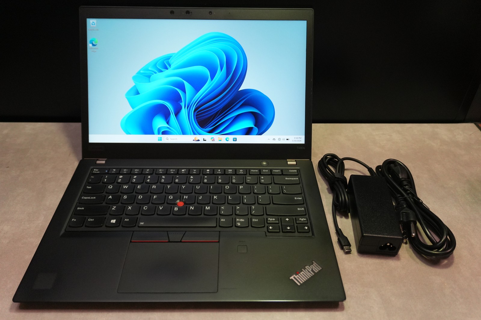 Lenovo ThinkPad T480s i7-8650U vPro 16GB 512GB QHD *Battery Worn* AS-IS READ