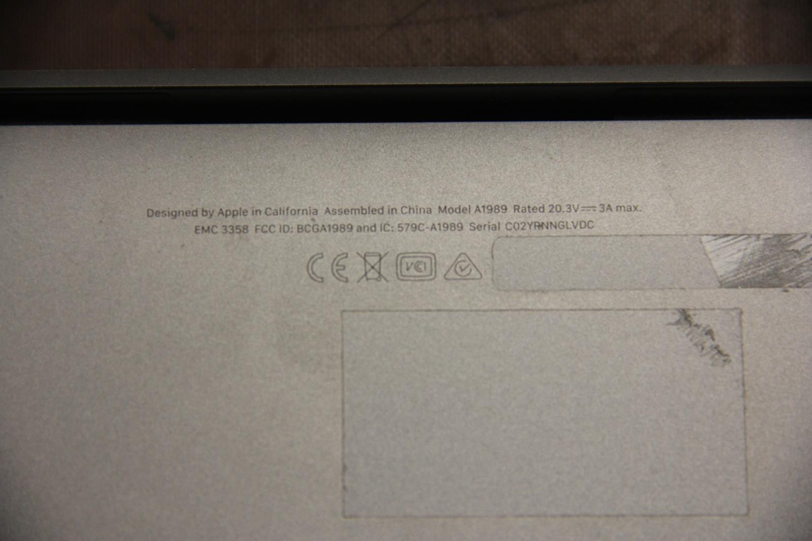 APPLE A1989 8GB RAM 256GB SSD i5 2.40GHz 13-Inch MacBookPro with Charger