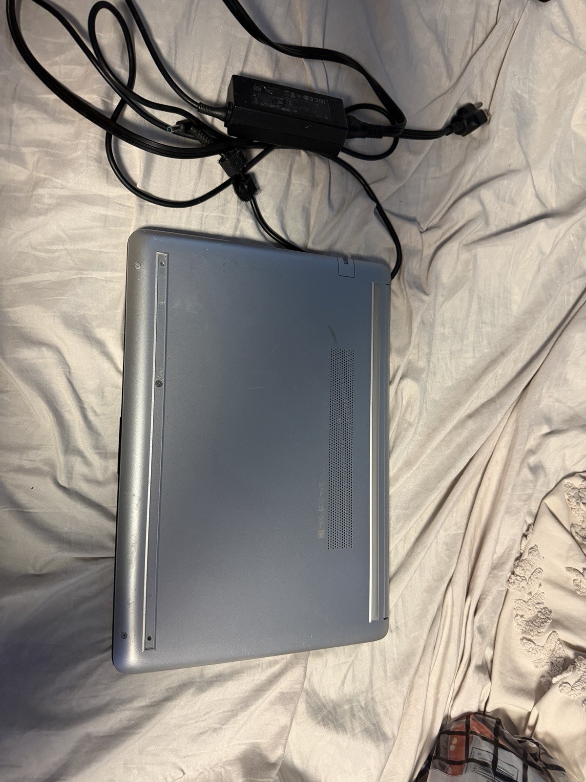 HP 15.6″ Silver Laptop AMD Ryzen 3 3250U 4GB RAM 120GB SSD Charger