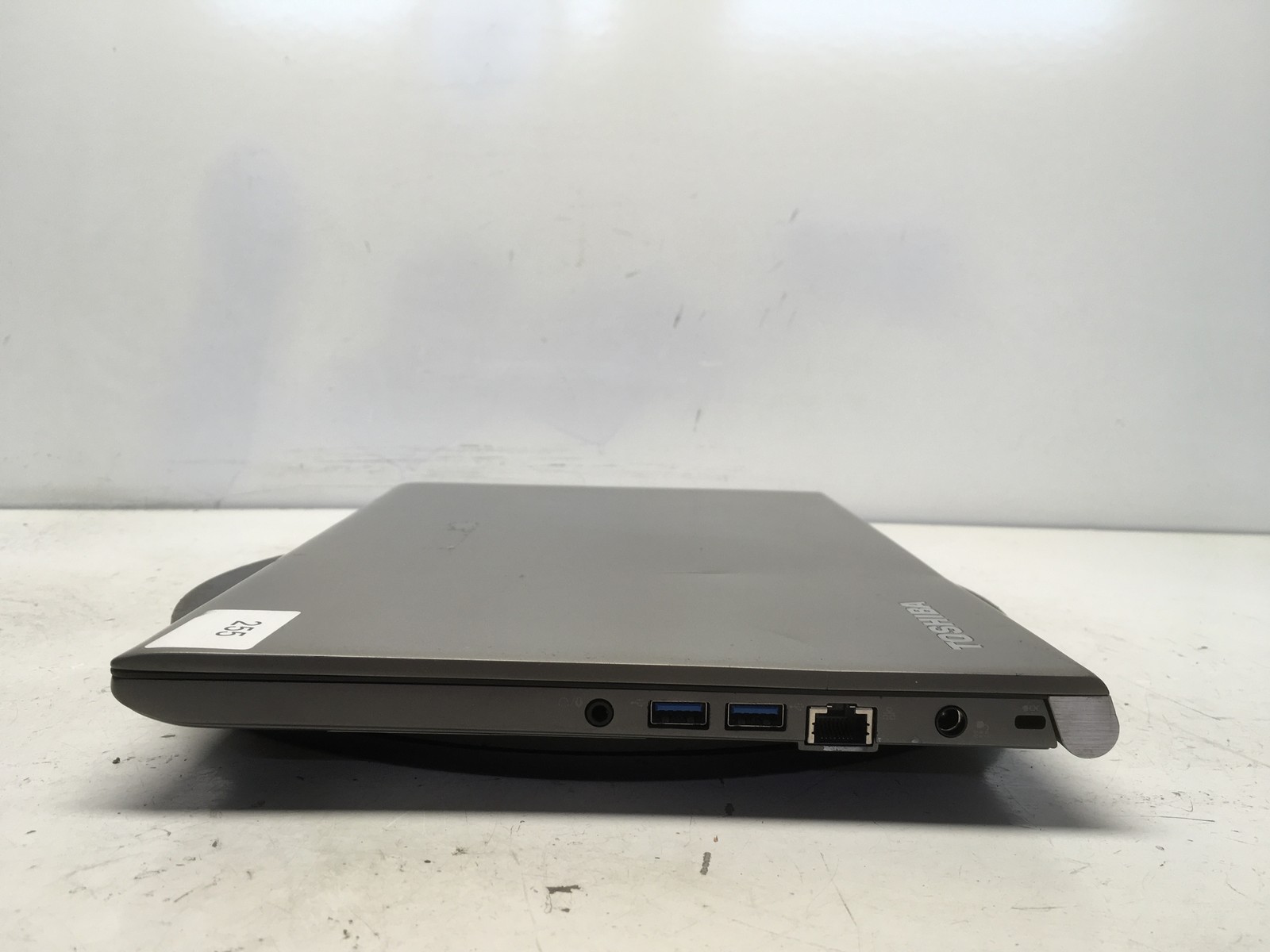 Toshiba Tecra Z40-C Intel i5 6th gen No RAM NO HDD No Batt