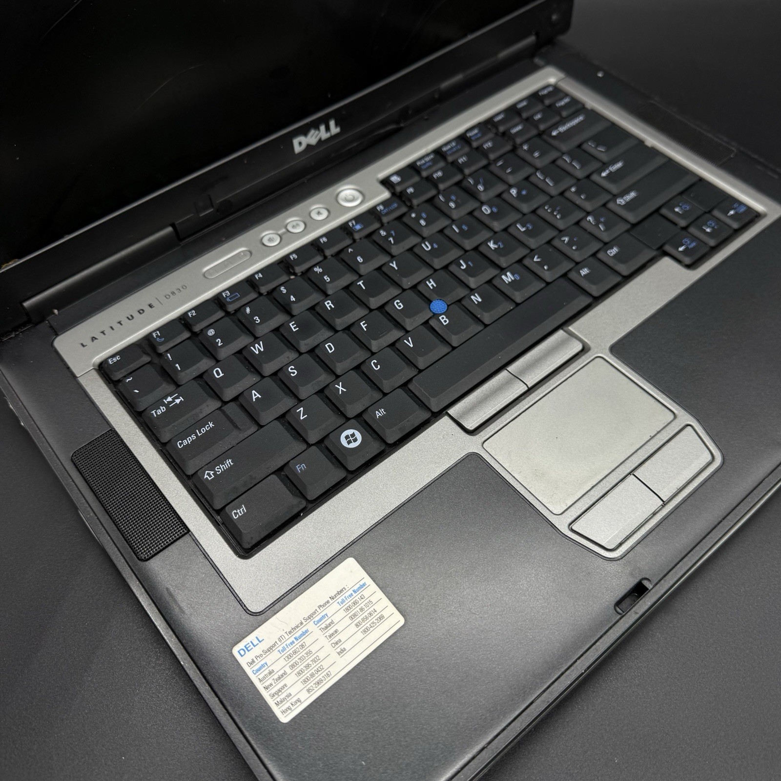 Dell Latitude D830 Laptop Notebook Computer For Parts Repair Salvage PP04X
