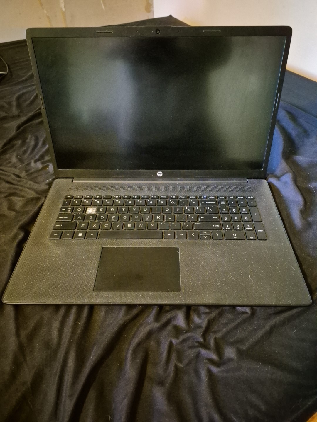 HP 17-CN0097NR Laptop 17.3″ FHD, Intel Core I7-1165G7, 16GB RAM, 256GB SSD, W11H
