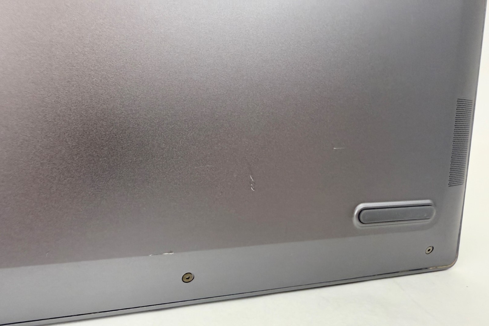 Lenovo IdeaPad Pro 5i 16″ 2048×1280 OLED Touch Ultra 9 185H 32GB 1TB 4050 Dent