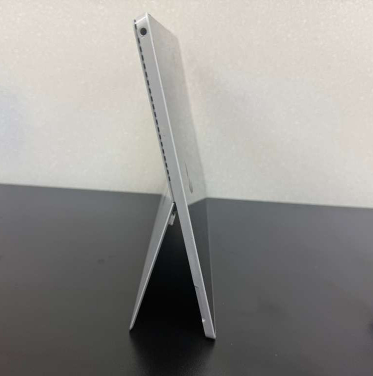 Microsoft Surface Pro 4 1724 12.3″ i7-6650U 16GB RAM 256GB SSD Windows 10 Pro