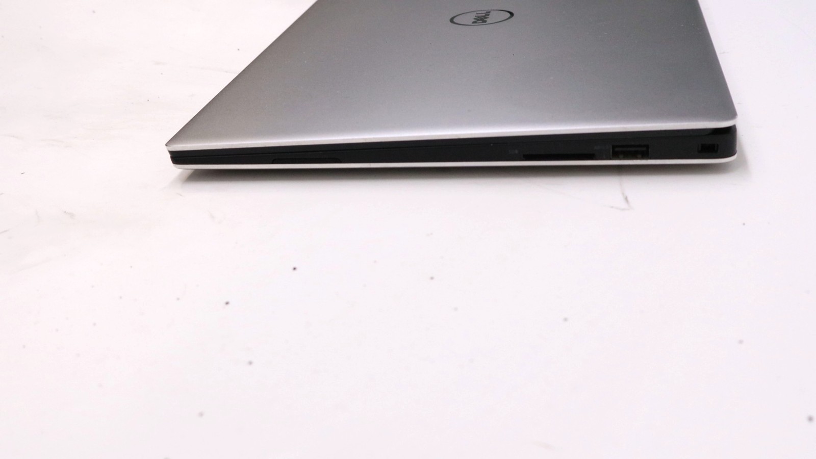 Dell XPS 13 9350 13″ i5-6200u 8GB 128GB – Excellent