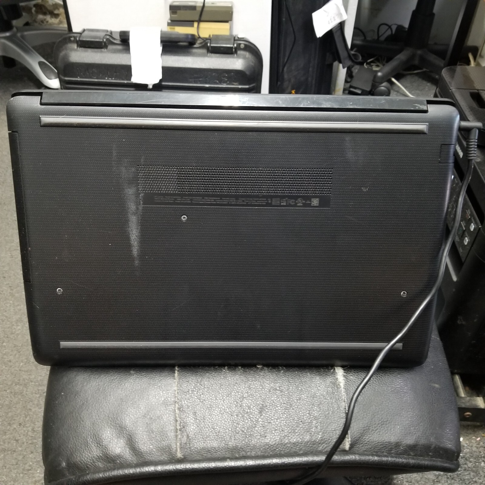 HP Laptop 15-db0xxx AMD A6-9225 Radeon R4, 4GB Ram, 1TB HDD