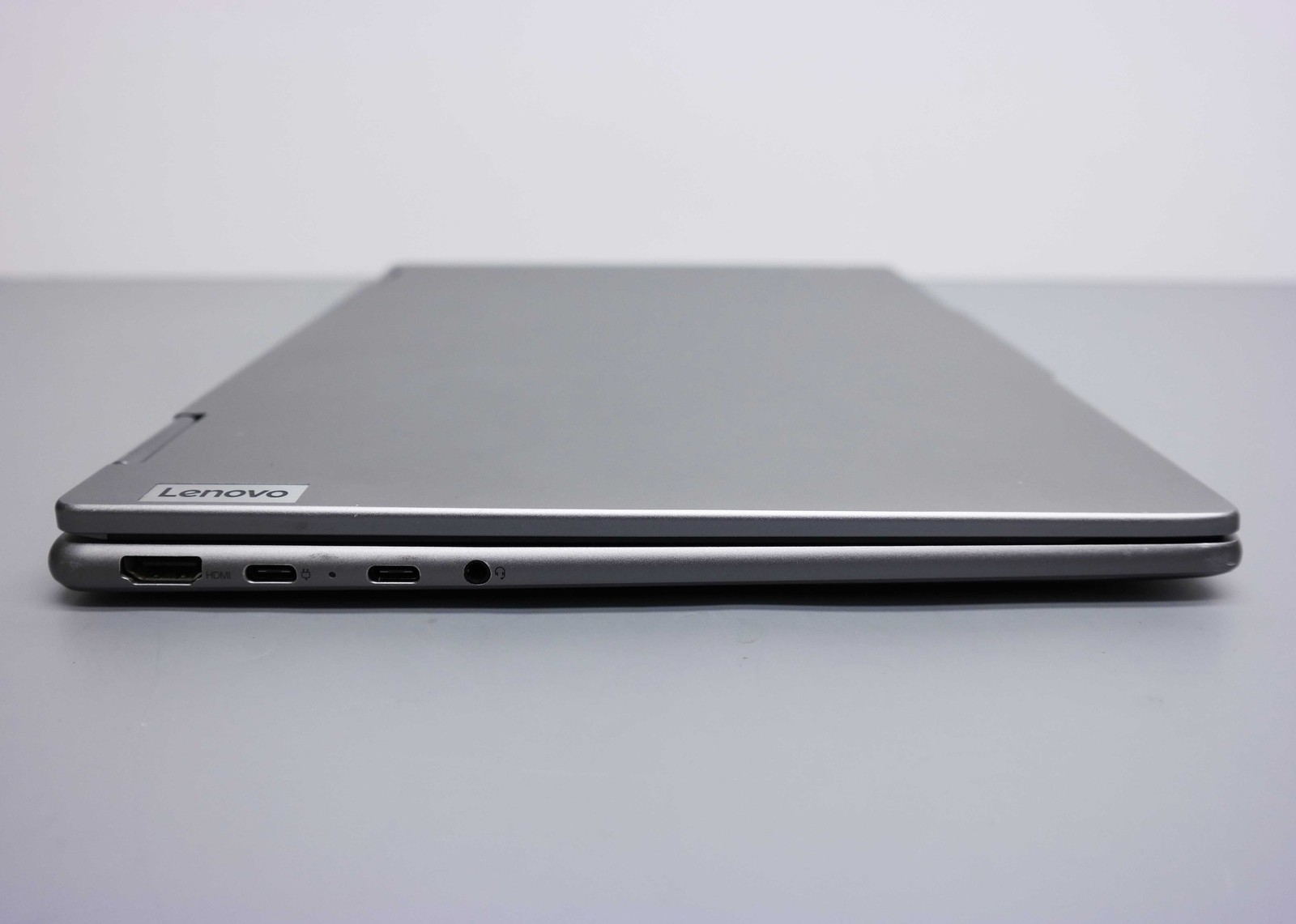 Lenovo Yoga 7 2-in-1 16″ Ryzen 7 8840HS 16GB 1TB Arctic Grey ISSUE