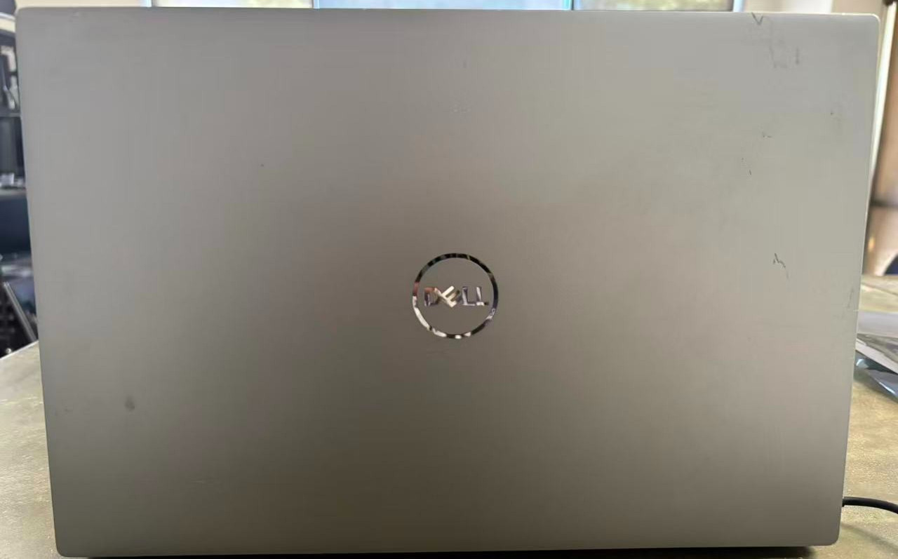 Dell Precision 5560 Xeon W-11955M 16GB 256GB SSD RTX A2000 Win 11 Pro N4