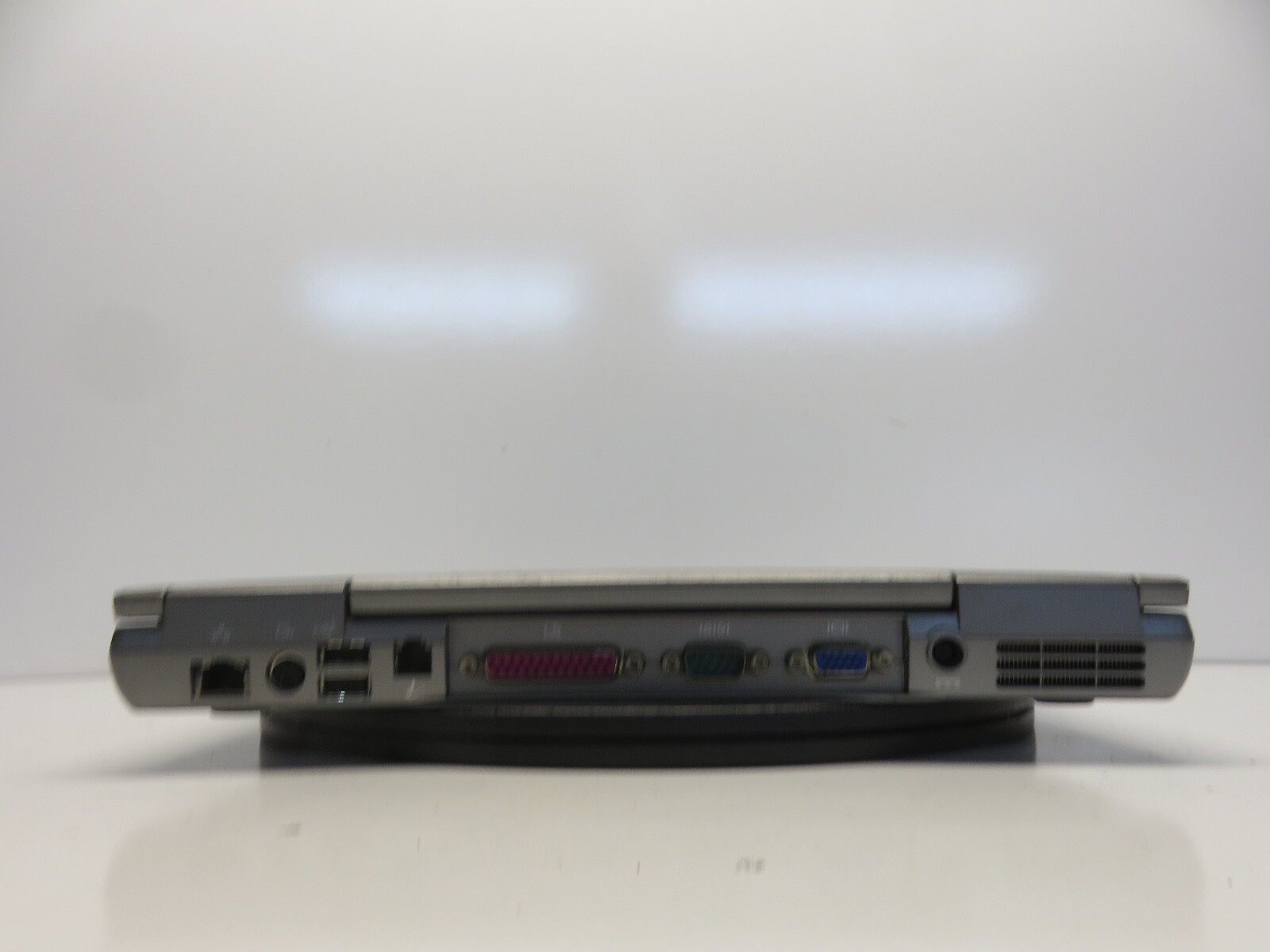 Dell Latitude D610 Pentium M 06D8 1.86GHz 1 GB NO HDD No Batt