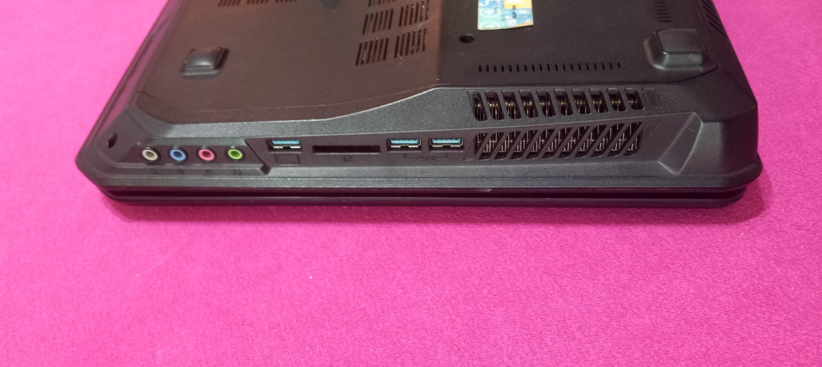 MSI GT70 Ibuypower CZ-17 laptop I7-3740qm 2.7-3.7Ghz 16GB 480GB P3000 AX200