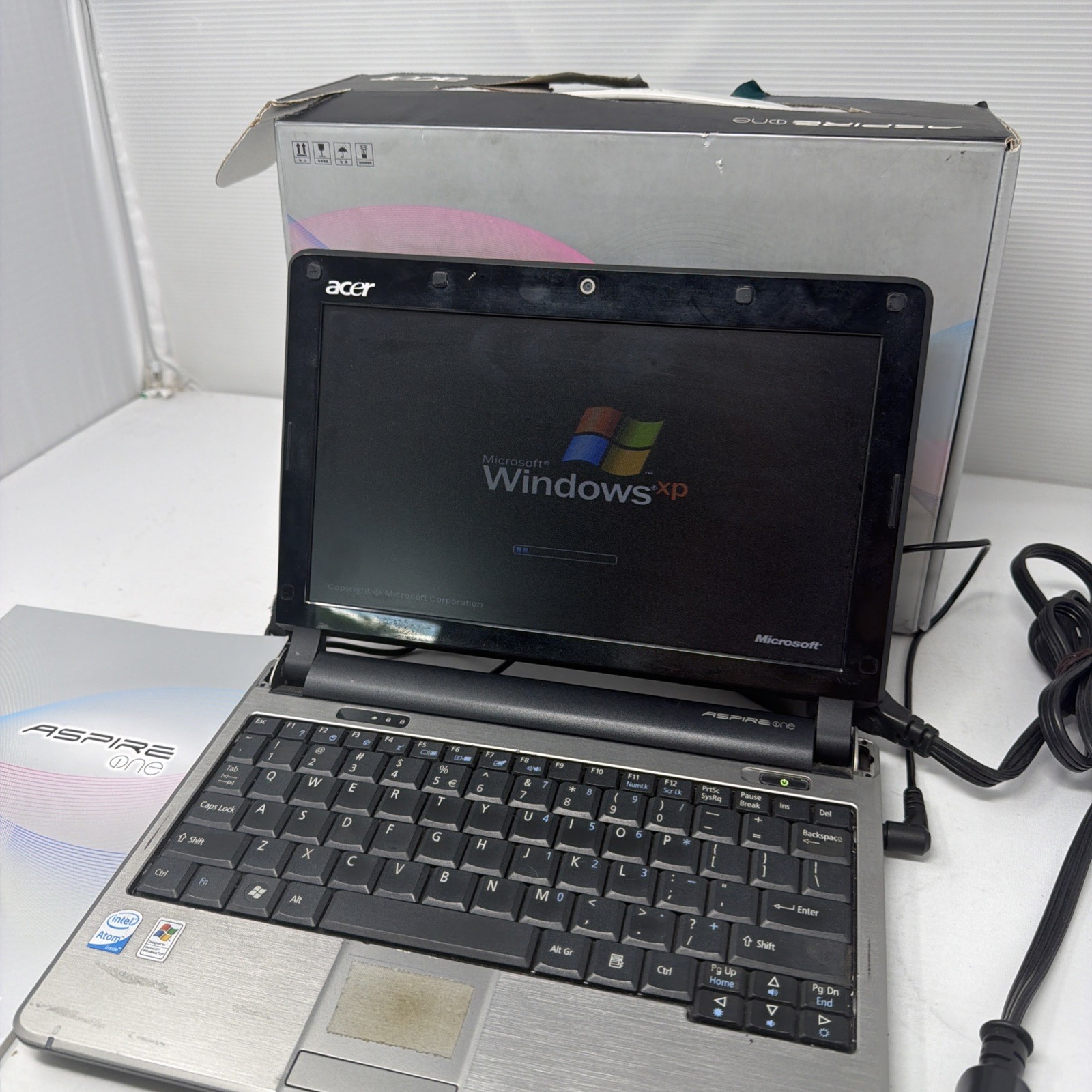 Acer Aspire One D250-1151 Laptop Intel Atom N270 1GB RAM, 160GB HDD