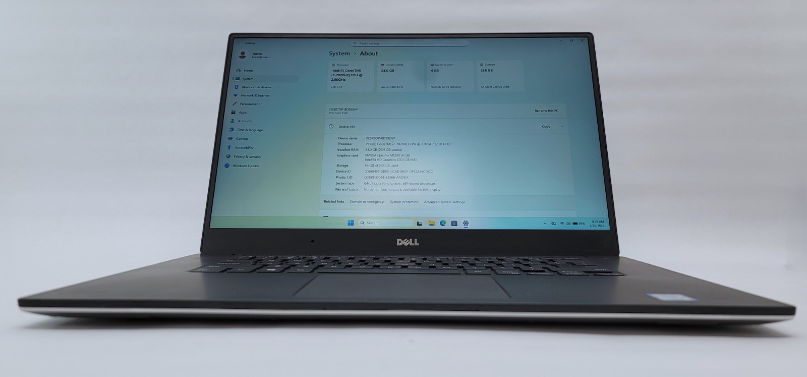 Dell Precision 5520 / i7-7820HQ / 24GB / 512GB / Nvidia M1200 – Win 11 Laptop