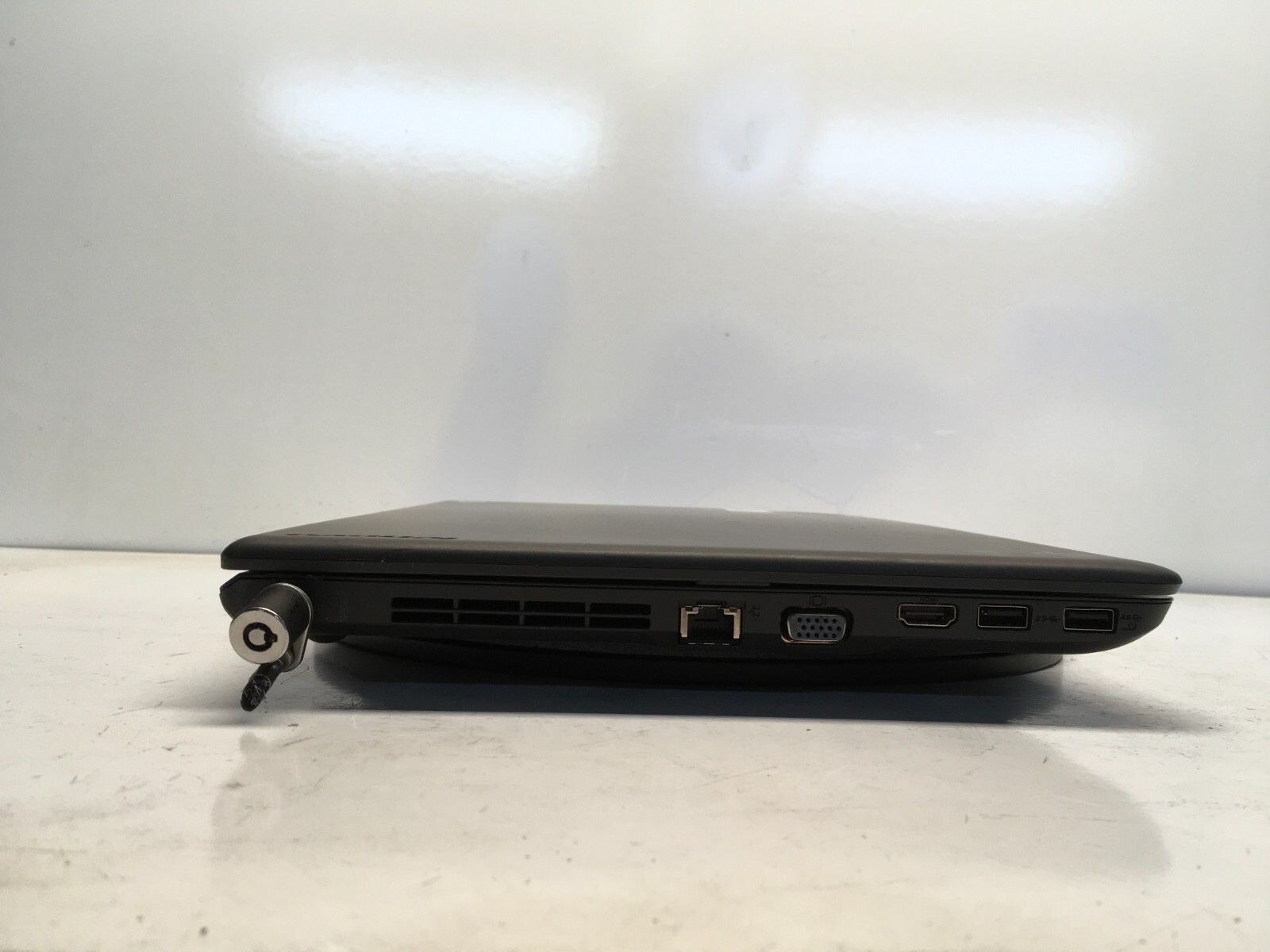 Lenovo ThinkPad E550 Intel i3-4005U 1.7GHz 4 GB NO HDD