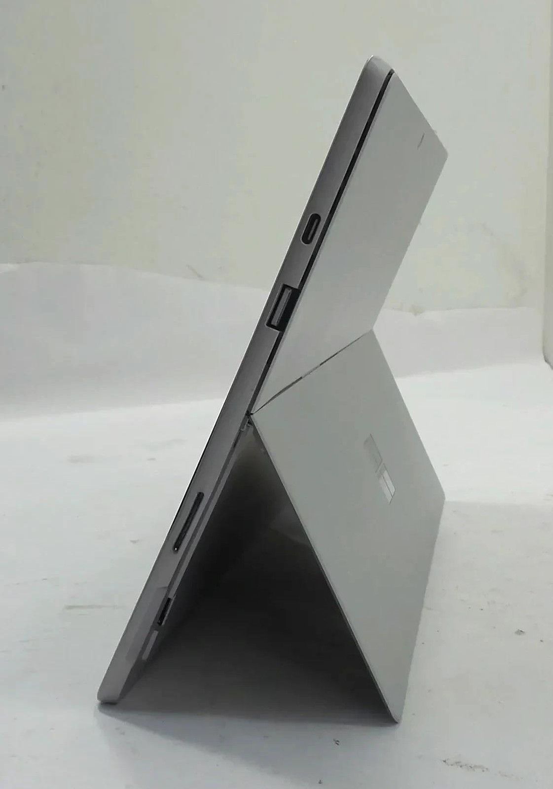Microsoft Surface Pro 7 1866 Core i5-1035G4 16GB 256GB – Cracked Digitizer
