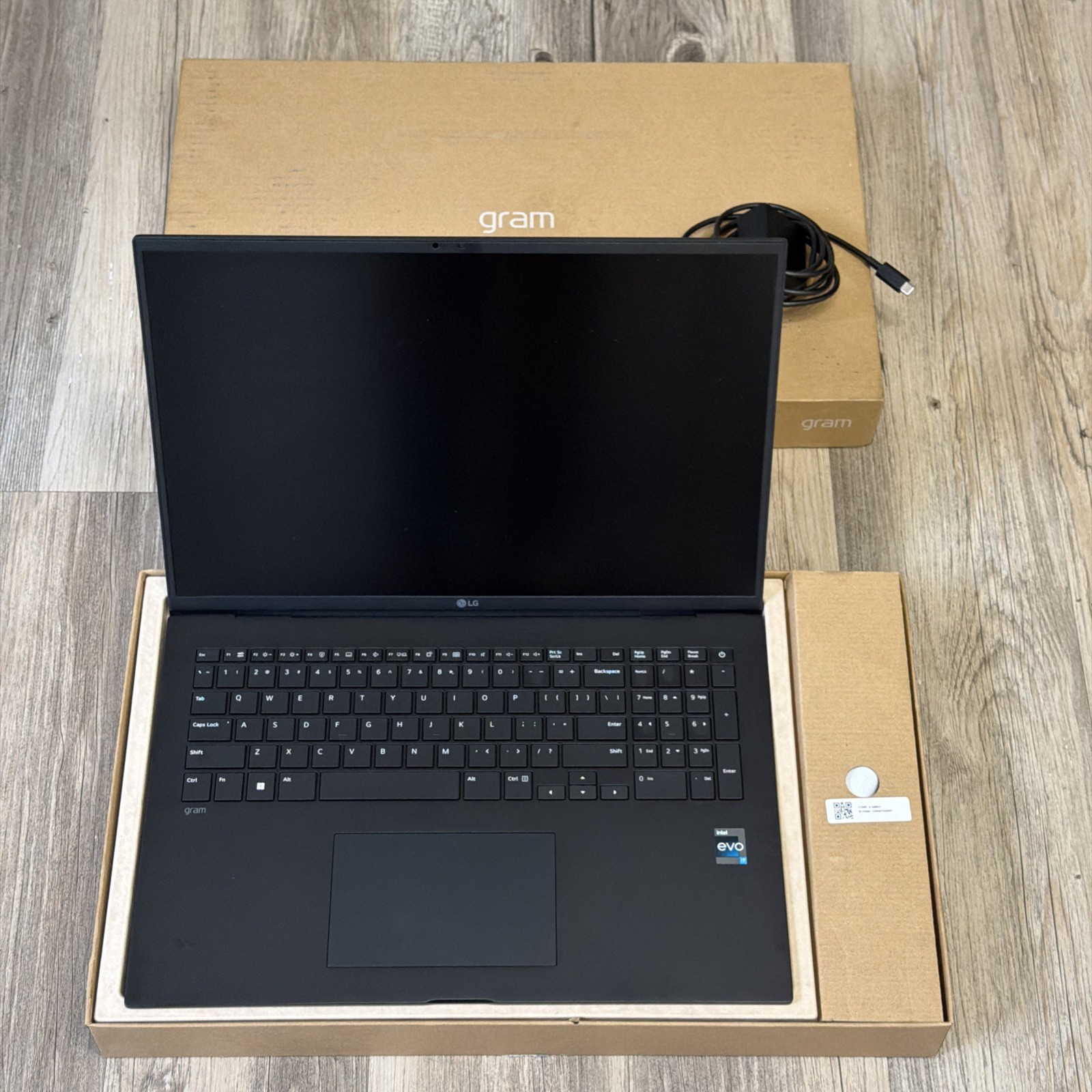 LG Gram 17Z90R-H 17″ i7-1360P 2.2GHz 16GB RAM 1TB SSD In Great Condition