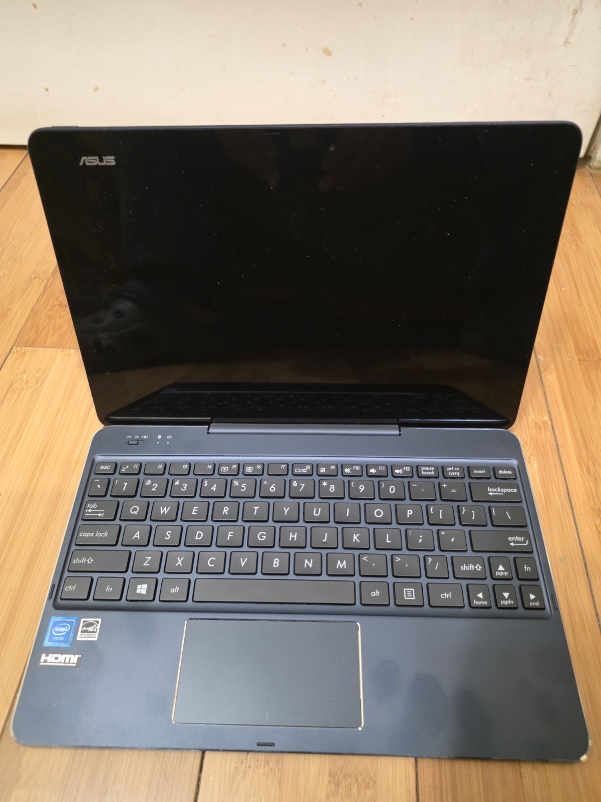 T100CHI-D4-BK ASUS LAPTOP TABLET 128GB 10.1 LED TOUCH (AS-IS)