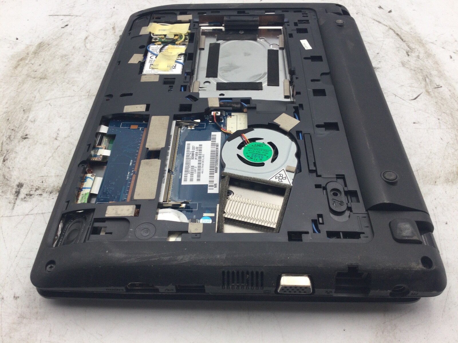 ACER ASPIRE ONE 722 – FOR PARTS – AMD C-60 – NO RAM – 12″ – READ DESCRIPTION -BB
