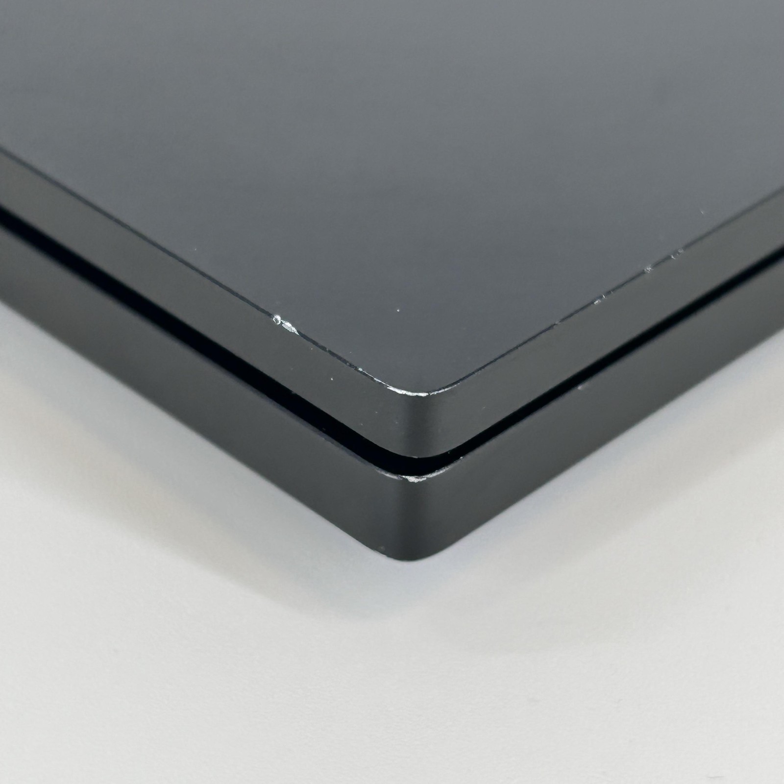 Razer Blade 18 240Hz QHD+ 2.2 GHz i9-13950HX 32GB 1TB/1TB NVIDIA RTX 4090 Good