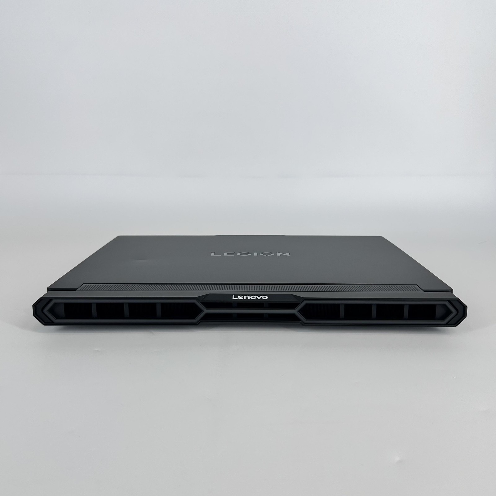 Lenovo Legion Pro 7i Gen 10 16 QHD+ 2.GHz Ultra 9 275HX 32GB 1TB/1TB RTX 5070 Ti