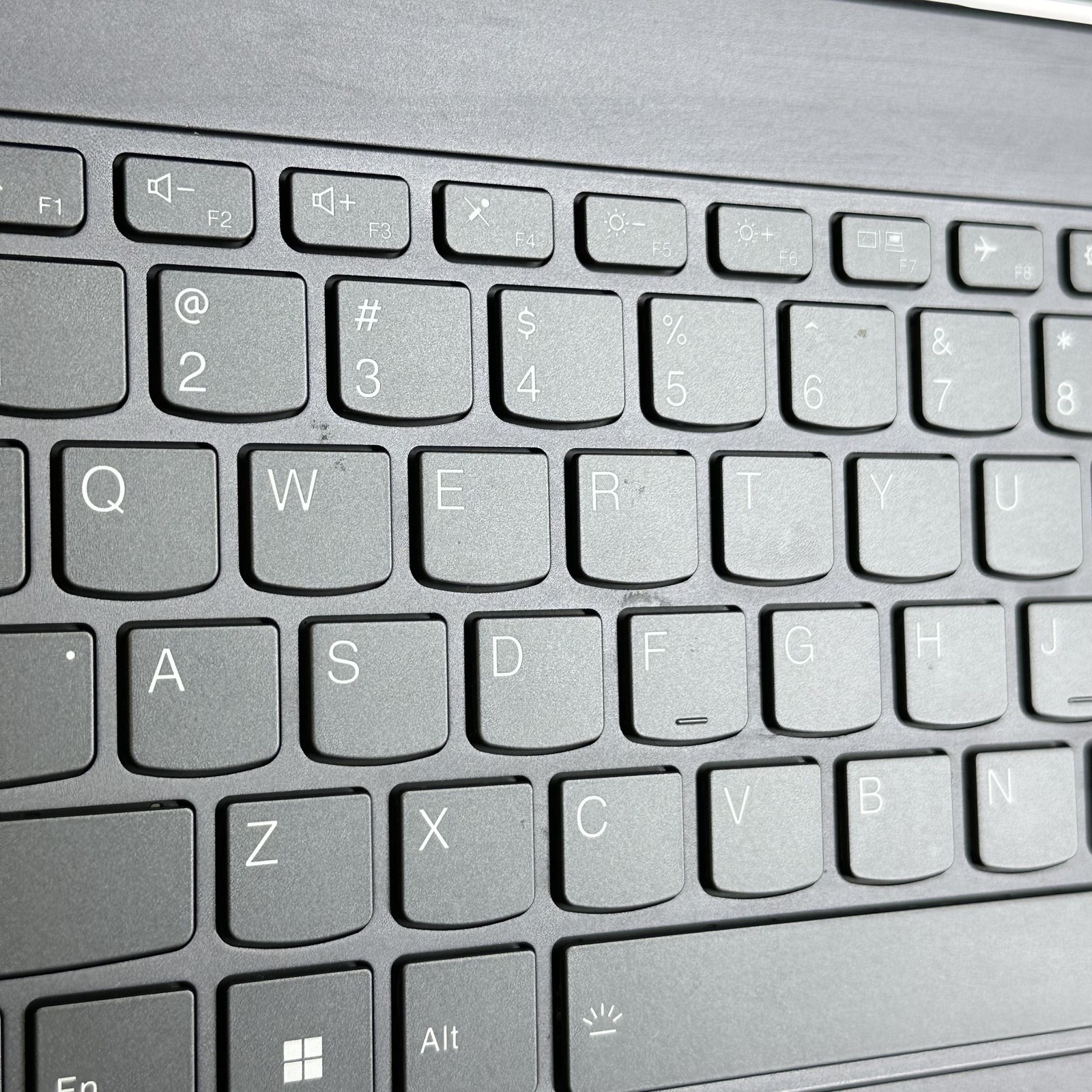 Lenovo Yoga 7i 14 FHD+ TOUCH 1.7 GHz i7-1355U 16GB 512GB SSD Good