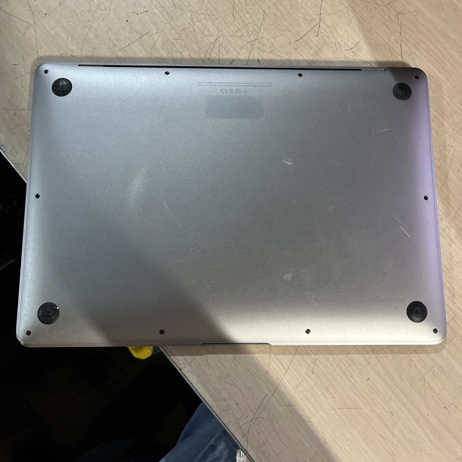 APPLE MACBOOK AIR 13″ SCISSOR, 2020 CORE I3-1000NG4 1.1GHZ 8GB RAM 256SSD ~
