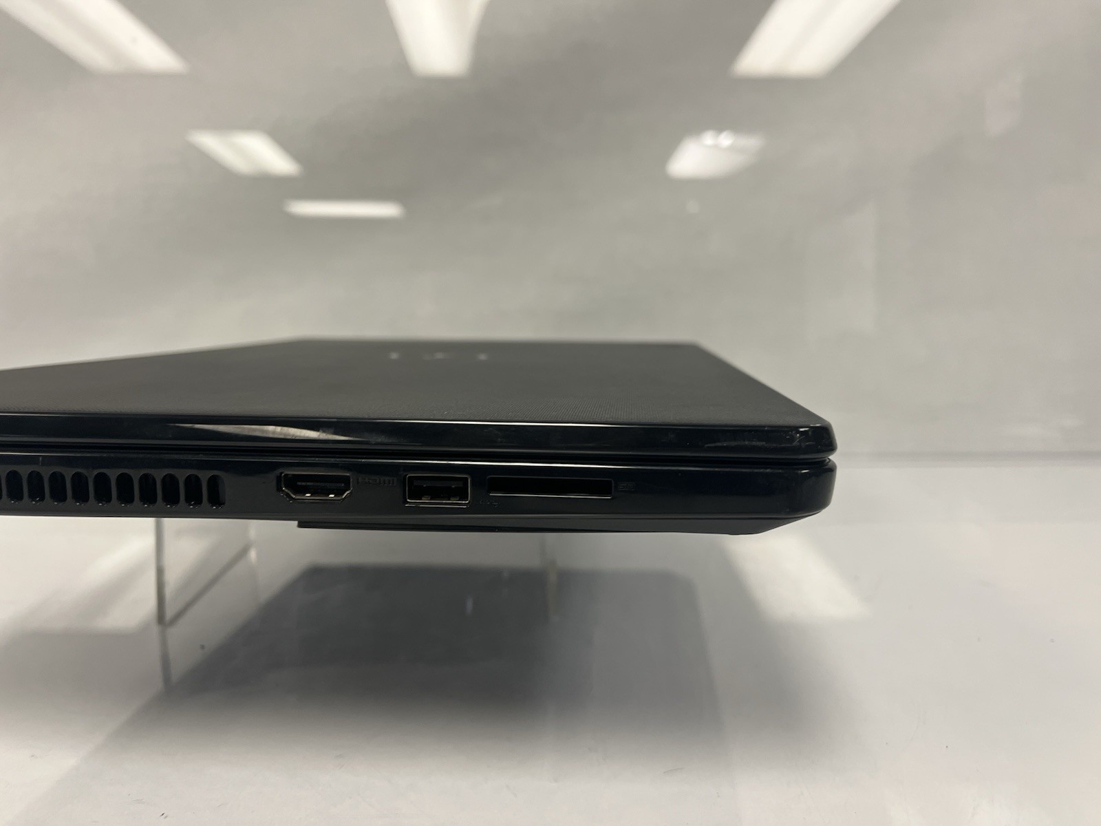 DELL INSPIRON 5551 Pentium N3540 2.16GHz 4GB Ram NO HDD FOR PARTS