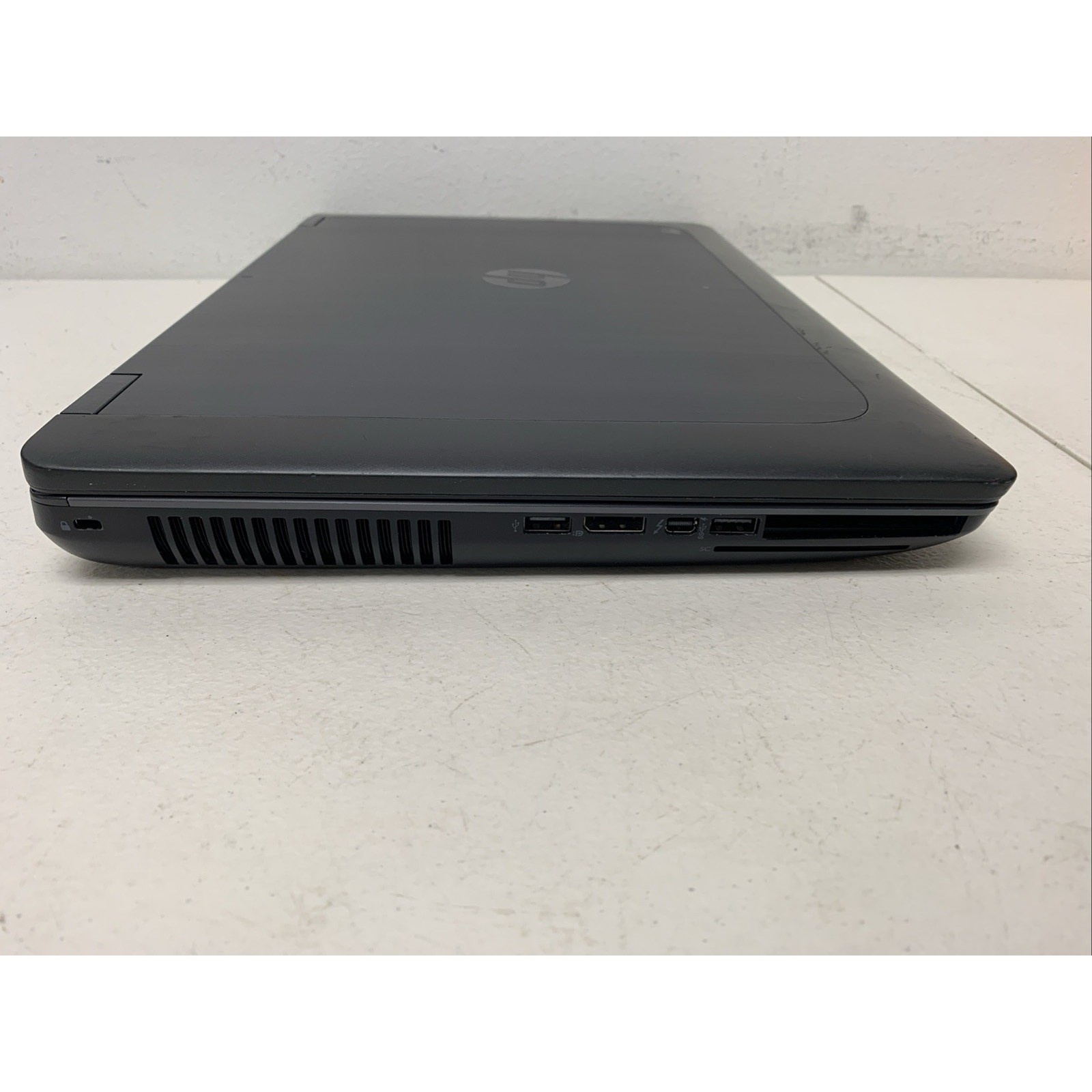 HP ZBook 17 G2 Core i7-4700M 2.40GHz 12GB RAM 256gb SSD Wind 10 Pro Read Descr