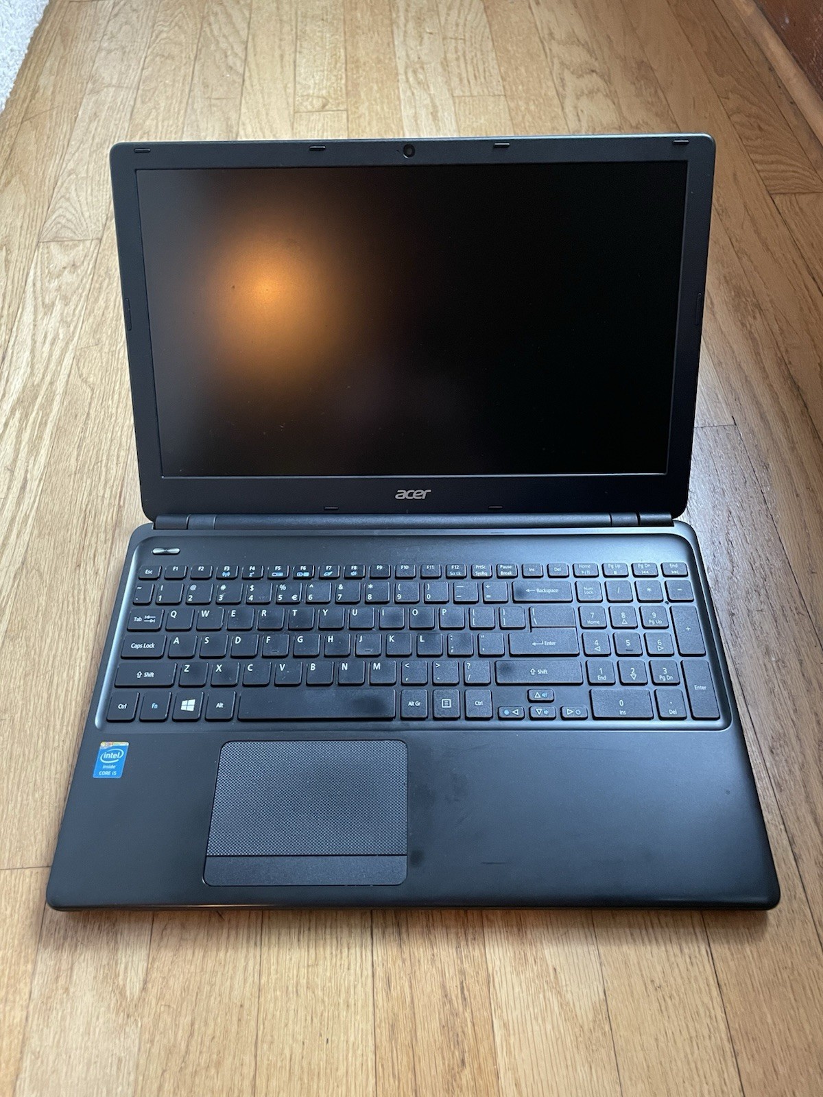 Acer Aspire E1 15.6″ intel i5 CPU 8GB RAM