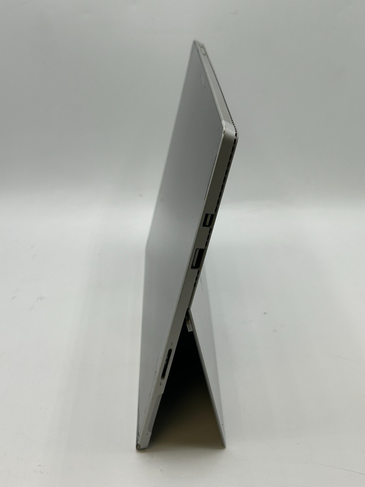 Microsoft Surface Pro 4 1724 12.3″ i5-6300U 4GB RAM 128GB SSD Win 11 Pro