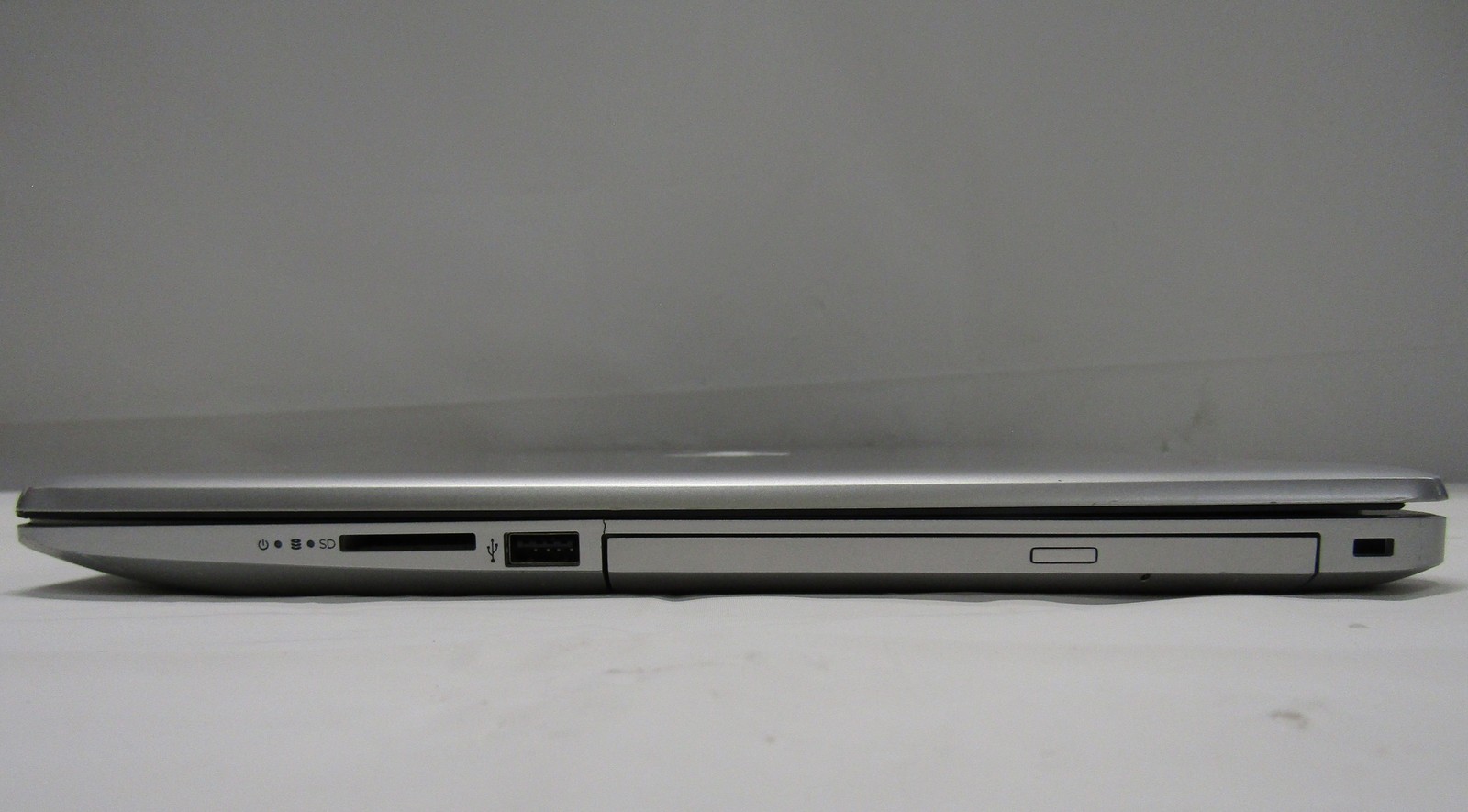 HP 17-by3063st 1.2GHz Core i3-1005G1 8GB RAM 1 TB HDD & 128GB SSD 17″ HD+ NO OS