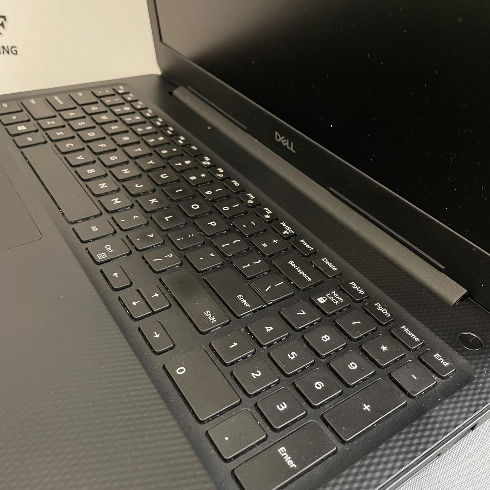 Dell Inspiron 3593 15.6 in, Core i5-1035G1 8 GB RAM No SSD | Bad Battery (READ)