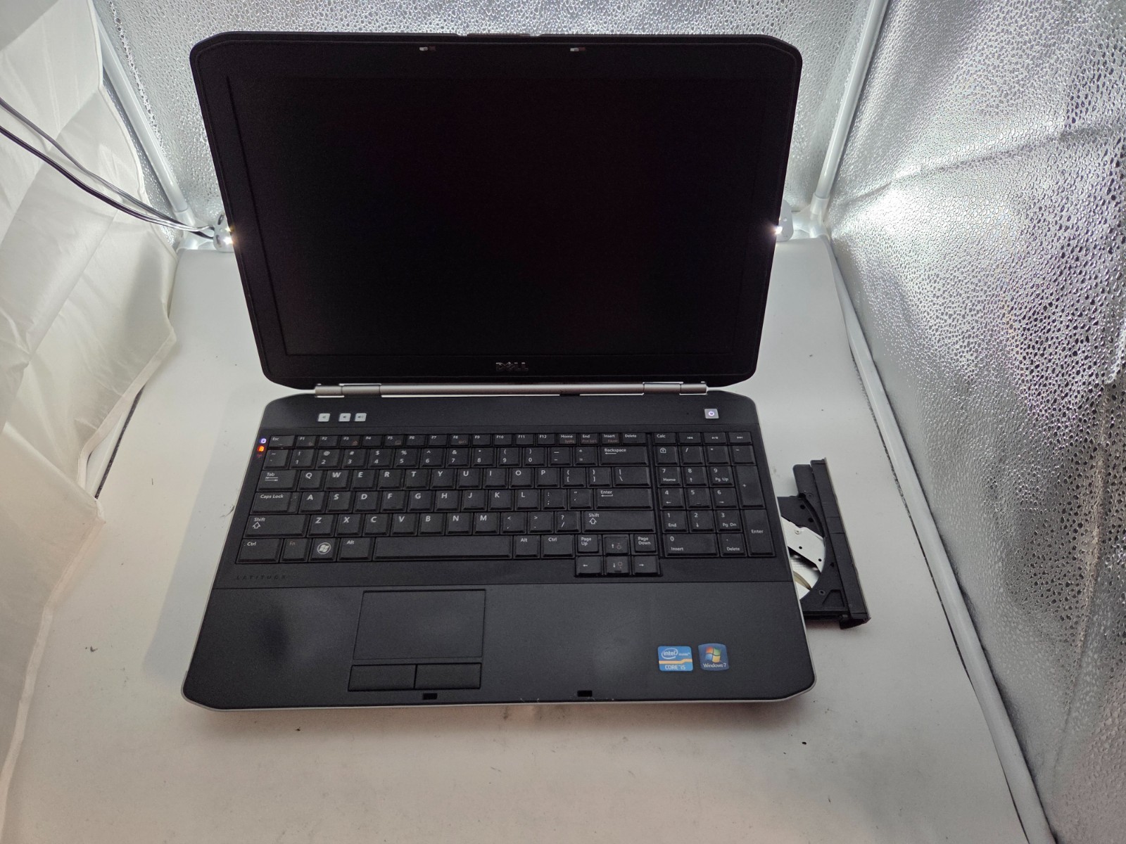 6232 Latitude E5520(No Webcam)w/charger.i5-2430M 8GB.160GB HDD.15.6″.Optical.W11
