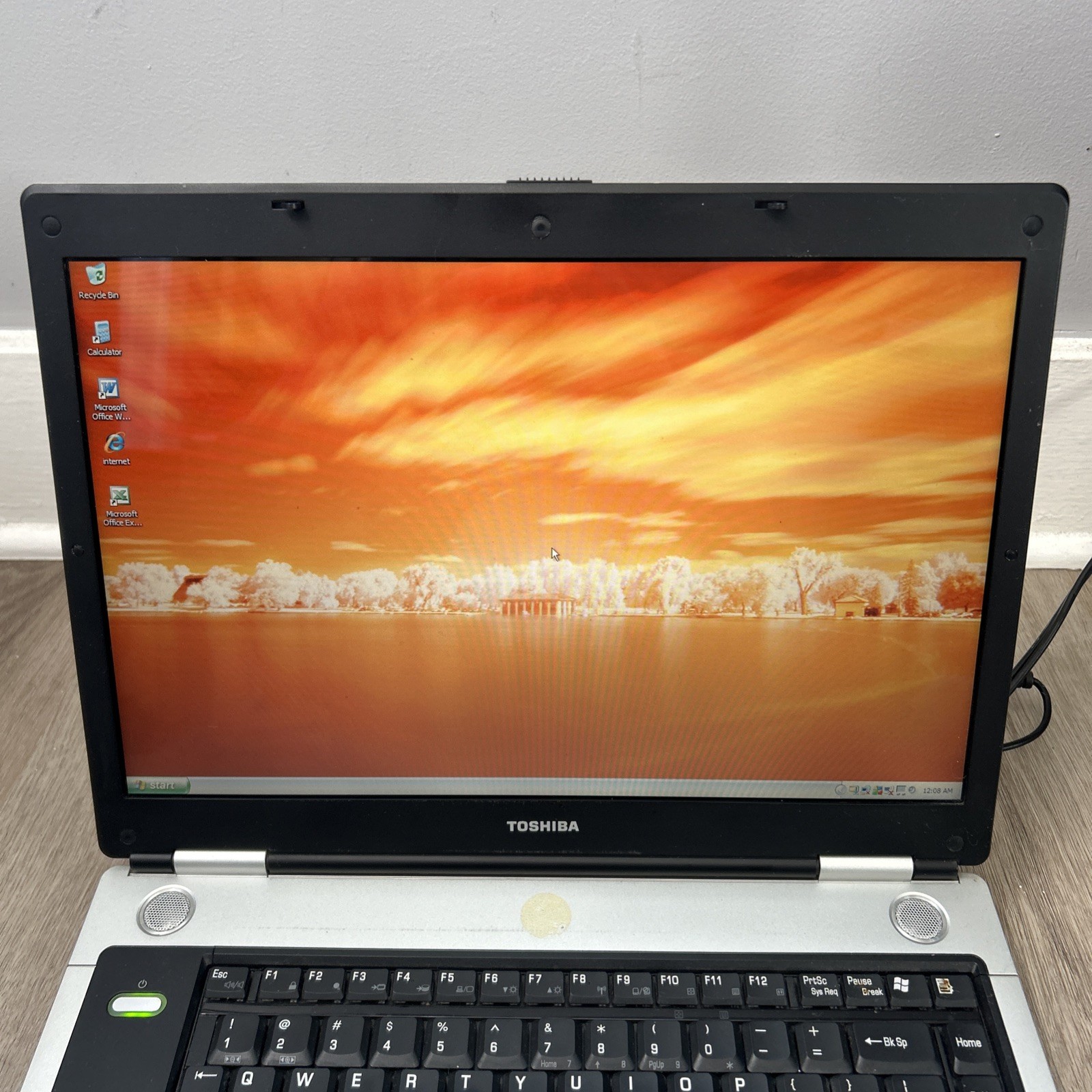 Toshiba Satellite M45-S165 Laptop Intel Centrino 1.5GB RAM 100Gb HDD Works READ