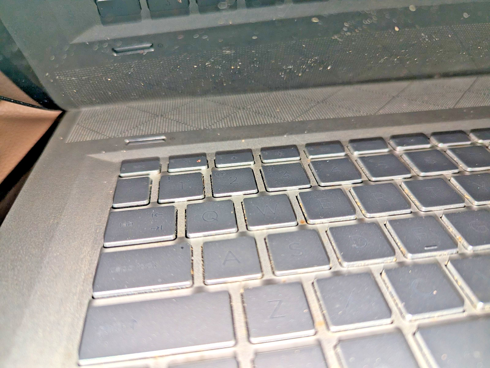 HP ENVY 17T-CE100 i7-10510U @ 1.80 GHz INTEL 16RAM NO HDD/OS (FOR PARTS) *READ*