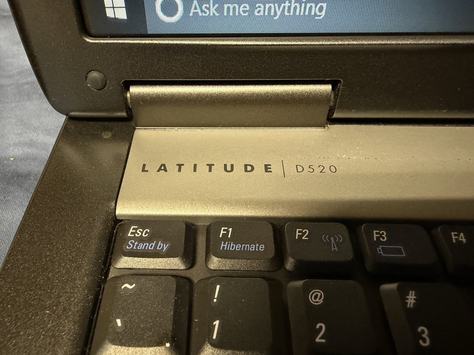 Dell Latittude D520 Business Laptop Computer