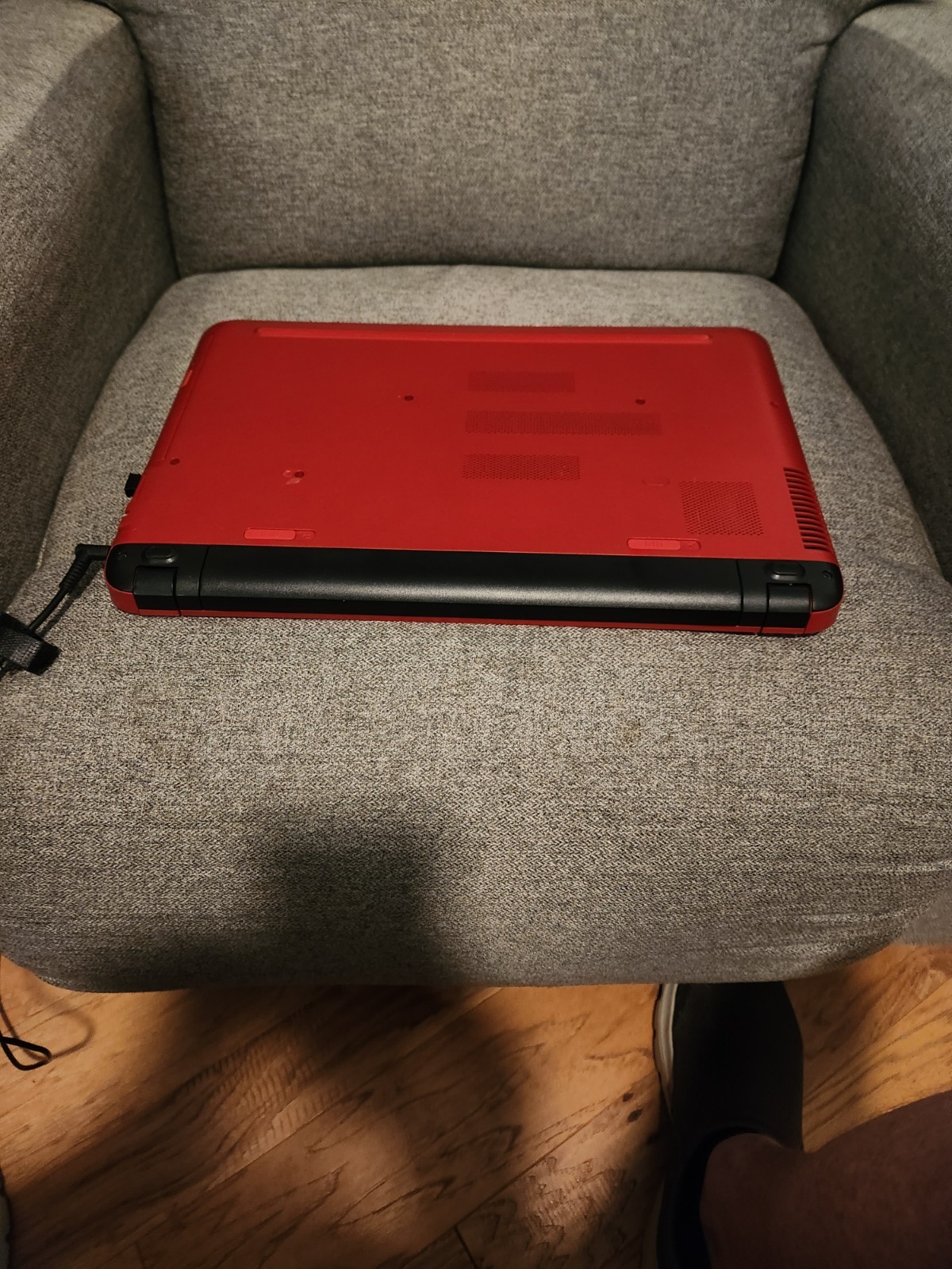 HP Pavilion 15T-AB200 Intel Core i5-6200u 12gb 1TB HDD WIN 10