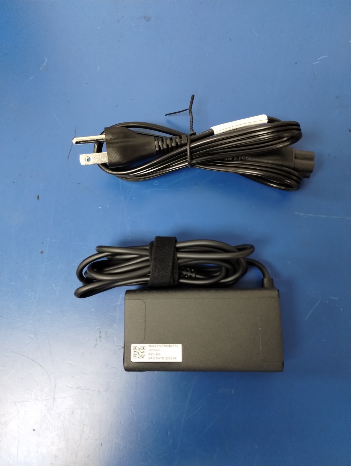 LENOVO SLIM 7 14ILL10, Intel Core Ultra 7 258V, 2.20 GHz, 32 GB RAM, 1 TB NVMe